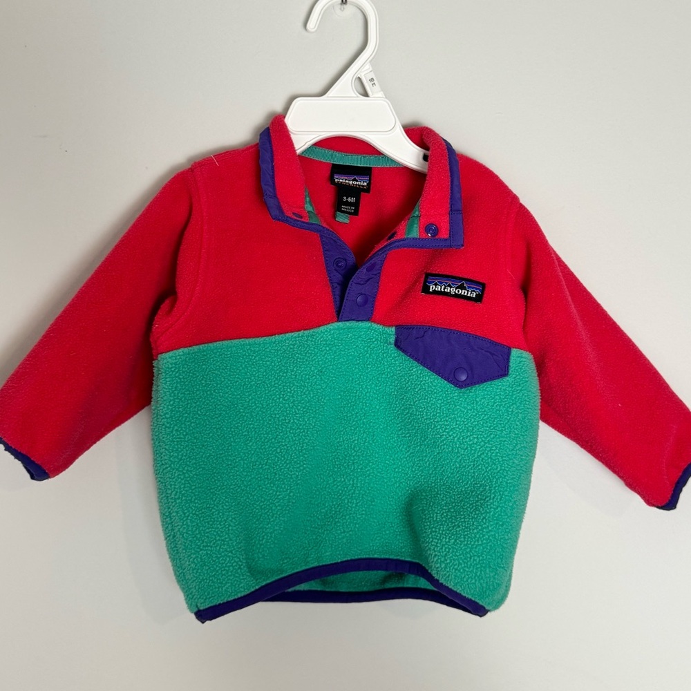 Patagonia Sweatshirt • 3-6M